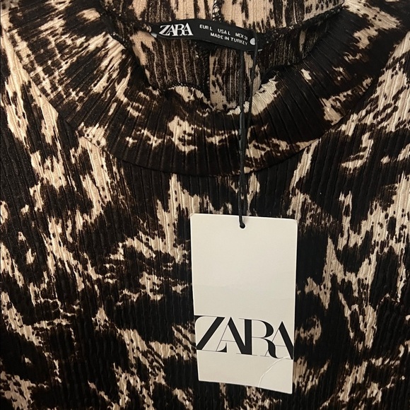 Zara long sleeve animal print dress with pleated stretch accordion fabric Large - Picture 3 of 10